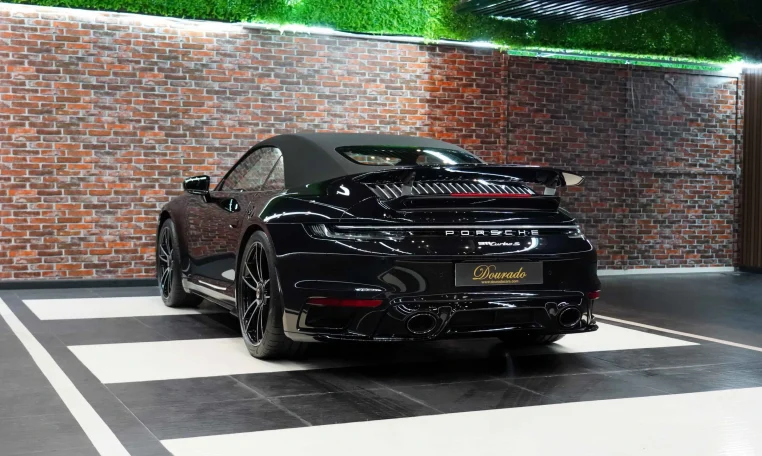 Porsche 911 Turbo S Cabriolet for sale in Duabi