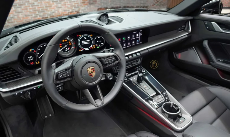 Porsche 911 Turbo S Cabriolet for sale in Duabi