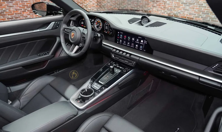 Porsche 911 Turbo S Cabriolet for sale in Duabi