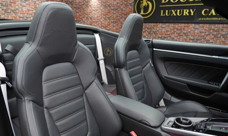 Porsche 911 Turbo S Cabriolet for sale in Duabi