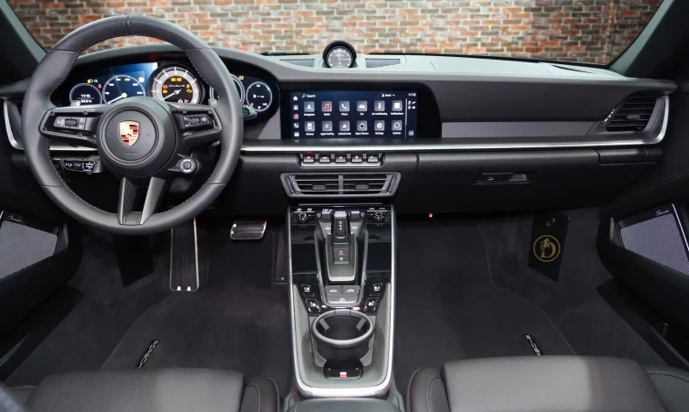 Porsche 911 Turbo S Cabriolet for sale in Duabi