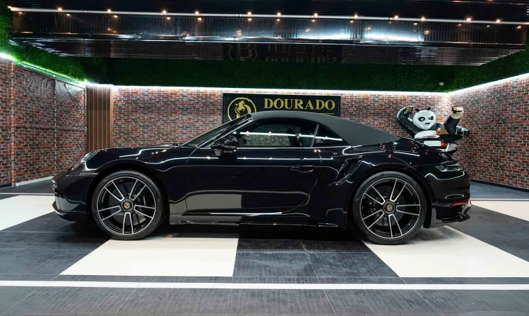 Porsche 911 Turbo S Cabriolet for sale in Duabi