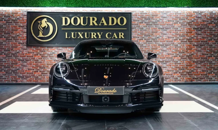 Porsche 911 Turbo S Cabriolet for sale in Duabi