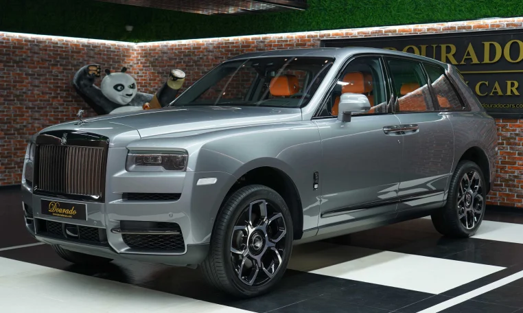 Rolls-Royce Cullinan in Jubilee Silver for Sale in Dubai UAE