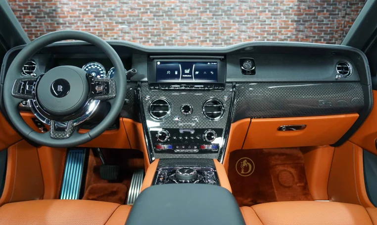 Buy Rolls-Royce Cullinan in Jubilee Silver in UAE