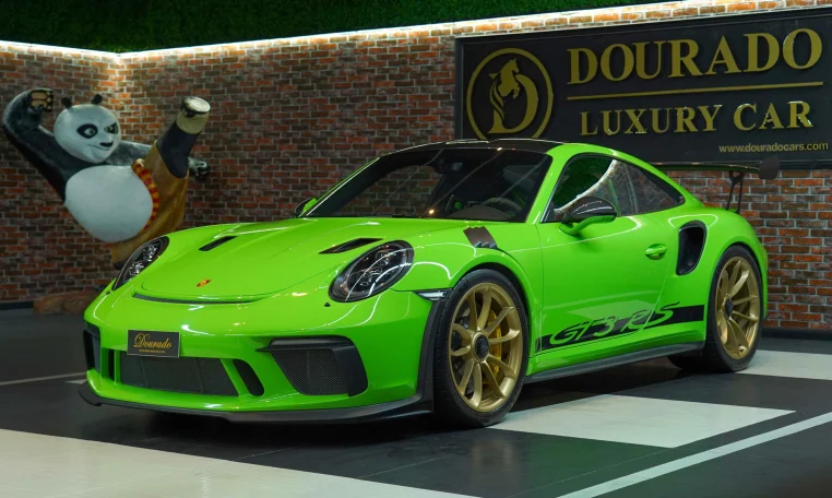 Porsche 911 GT3 RS in Green for Sale in Dubai