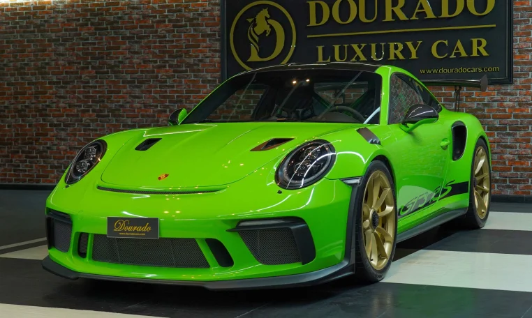 Porsche 911 GT3 RS in Green for Sale in UAE