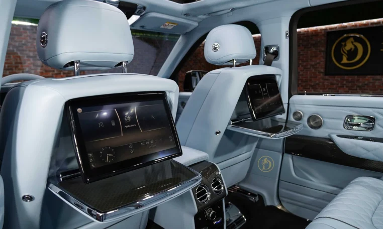 Buy Rolls-Royce Cullinan Black Badge Super Car in Dubai