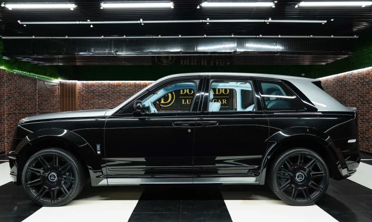 Rolls-Royce Cullinan Black Badge for Sale in Dubai