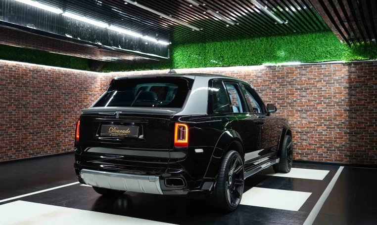 Rolls-Royce Cullinan Black Badge Super Car for Sale in UAE