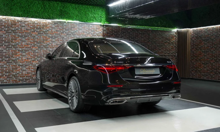 Mercedes S 580 4MATIC Interior Brown Dealership in UAE