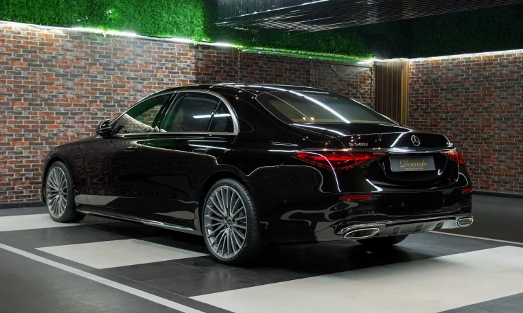 Mercedes S 580 4MATIC Interior Brown Car Dealership in UAE