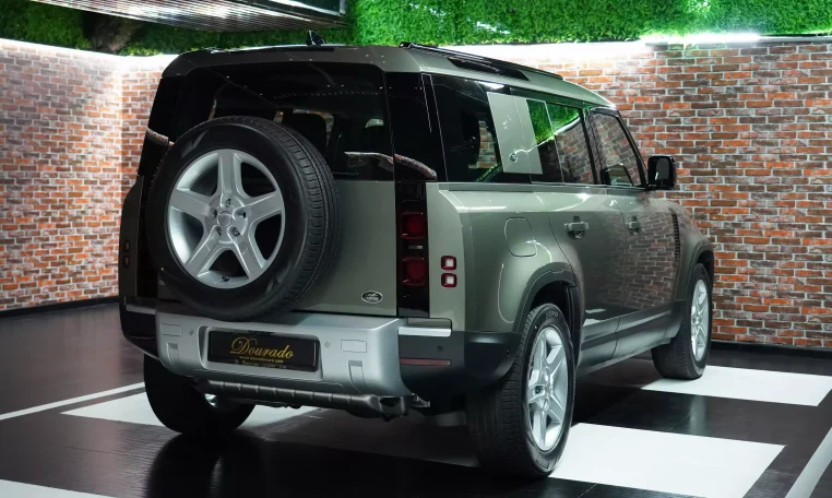 Land Rover Defender P400 SE 2023 Luxury car in Green Dealership in UAE