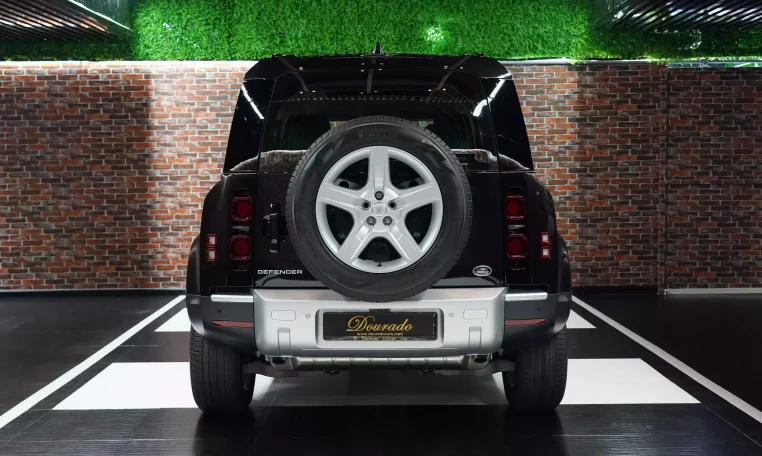 Land Rover Defender 110 P400 SE Dubai dealership