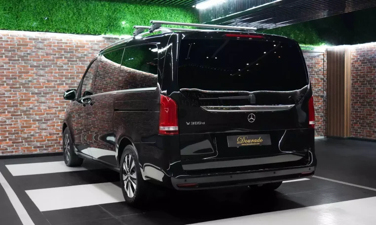 Mercedes-Benz V300 D Long for Sale in UAE