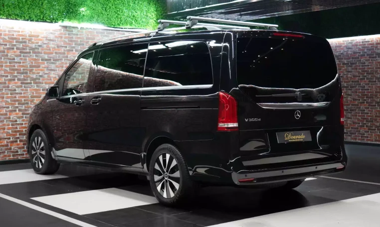 Mercedes-Benz V300 D Long Car for Sale in Dubai