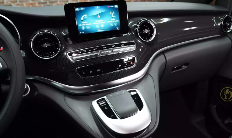 Mercedes Van Long V220 Diesel 2023 Dealership in UAE