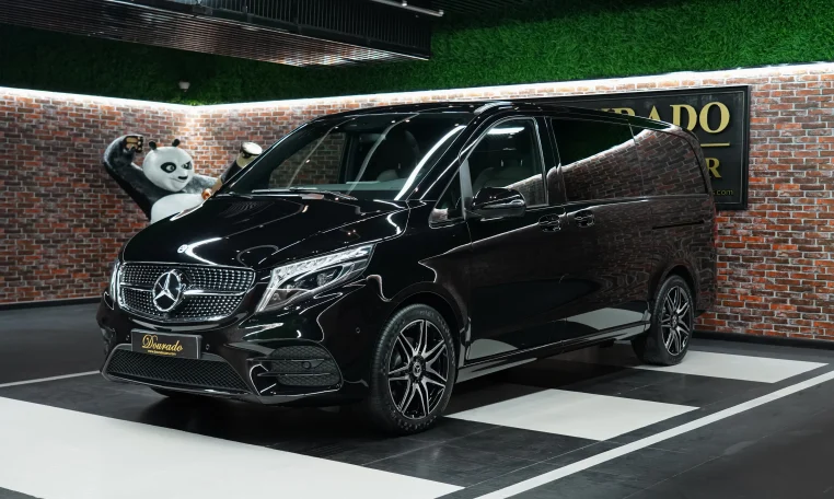 Mercedes-Benz V250 in Metalic Black for Sale in UAE