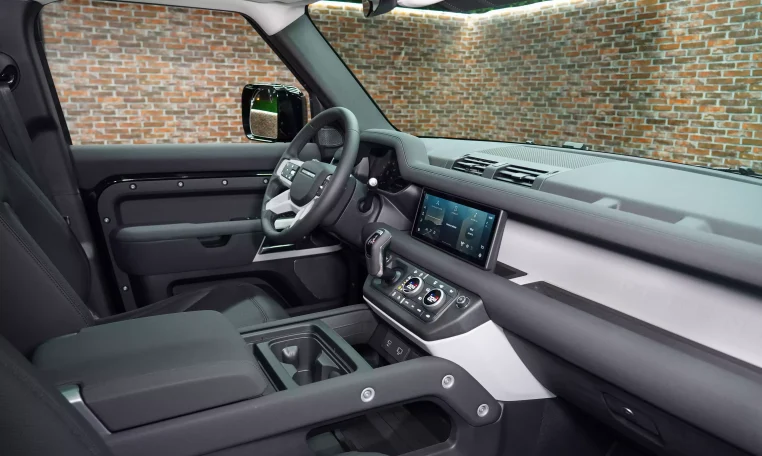 2023 Land Rover Defender 110 P400 SE Luxury SUV in Black for sale in Dubai