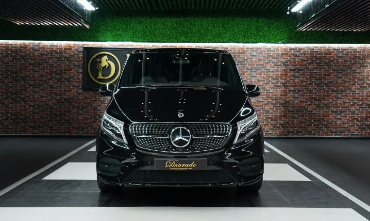 Mercedes-Benz V250 in Metalic Black for Sale in Dubai