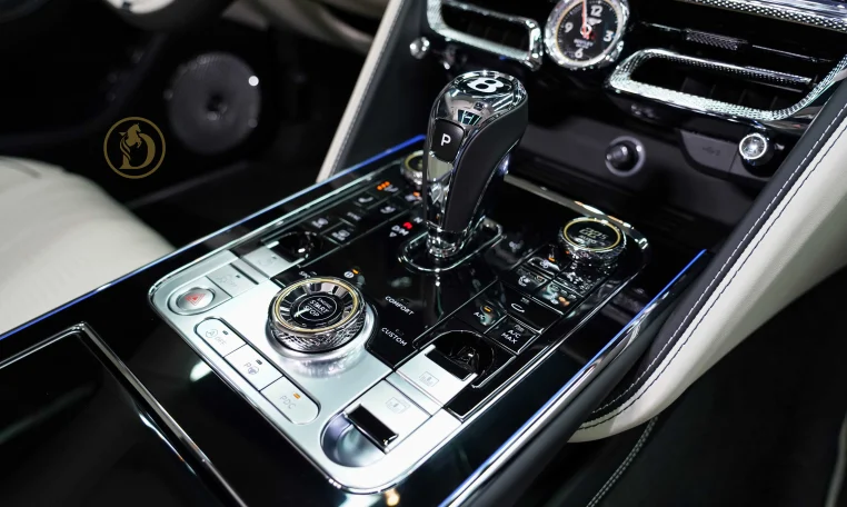 Buy Bentley Flying Spur with 6.0L W12 Luxury car UAE