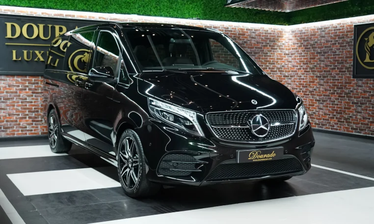 Mercedes-Benz V250 in Metalic Black for Sale