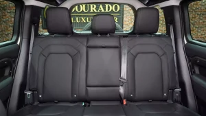 Land Rover Defender P400 SE 2023 Luxury in Elegant Green