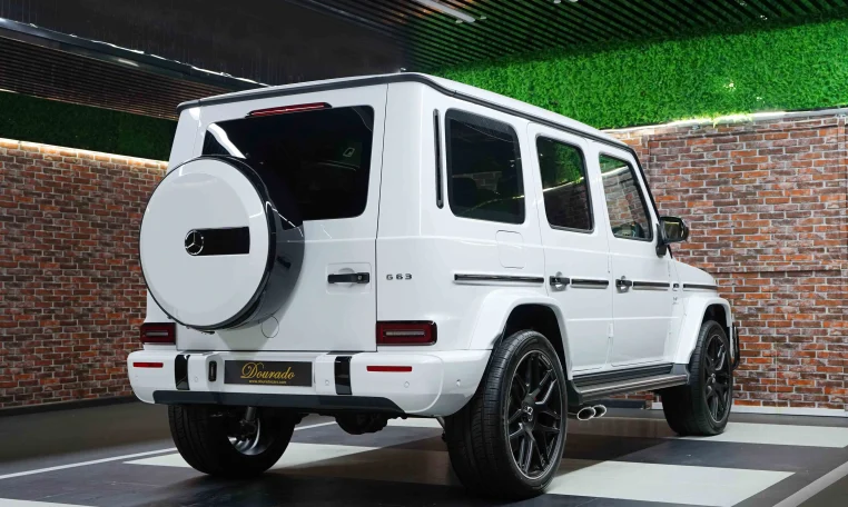 Mercedes G 63 AMG in White for Sale in UAE