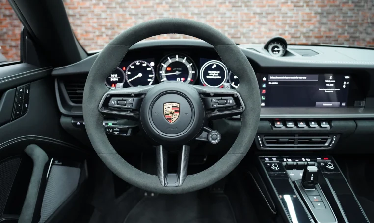 Buy Porsche 911 in Dubai