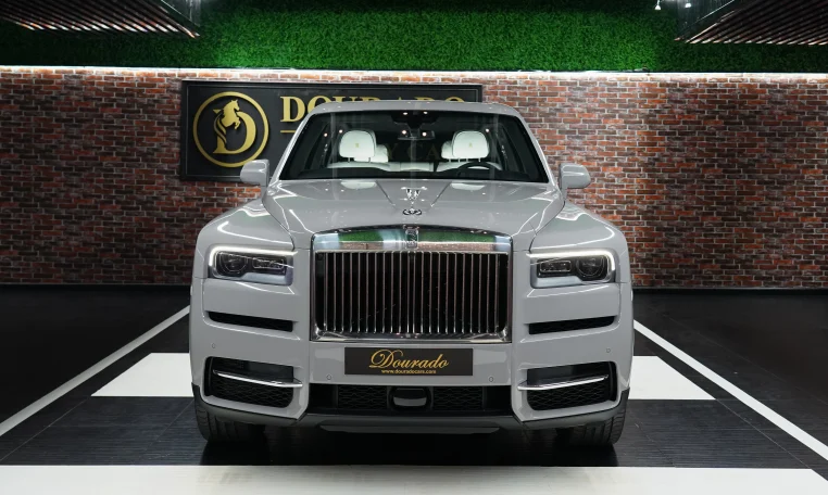 Rolls Royce Cullinan Silver Car for Sale in Dubai