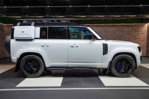 Land Rover Defender 110 P400 SE in White Luxury car for sale