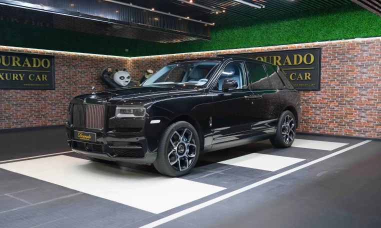 Rolls Royce Cullinan in Black for Sale