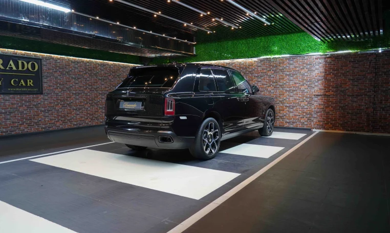 Rolls Royce Cullinan in Black Luxury Car for Sale in Dubai