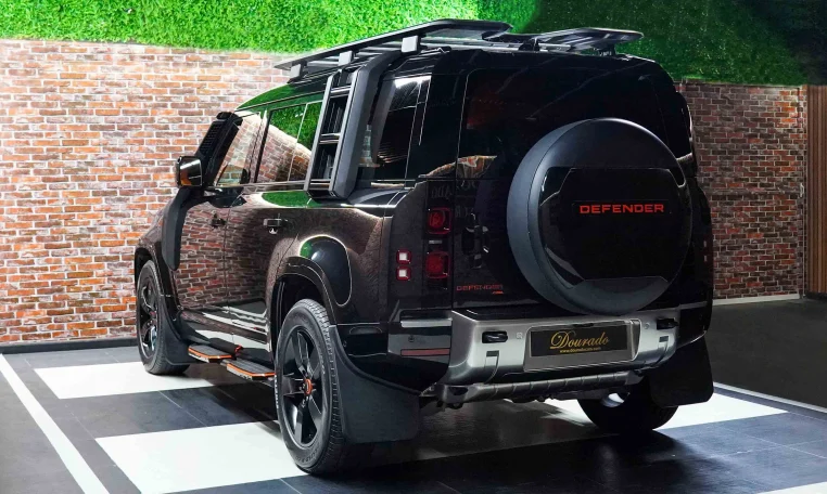 Land Rover Defender 110 P400 SE In Black Luxury car