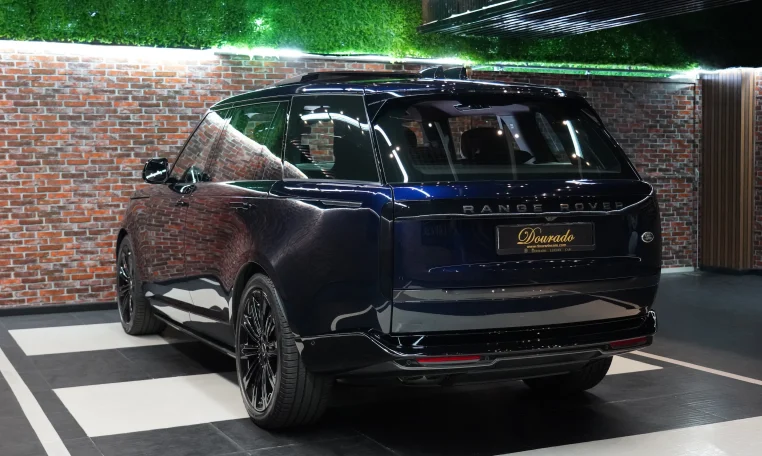 Range Rover Autobiography P530 in Dark Blue