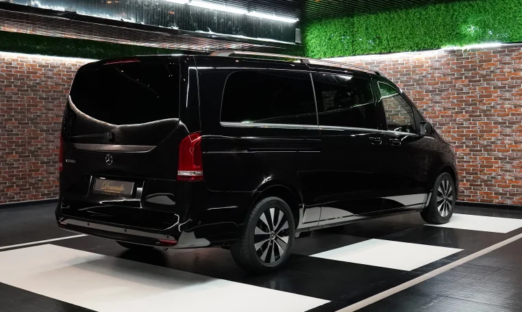 Mercedes-Benz V250 Diesel (LWB) 4MATIC Luxury Car for Sale in UAE