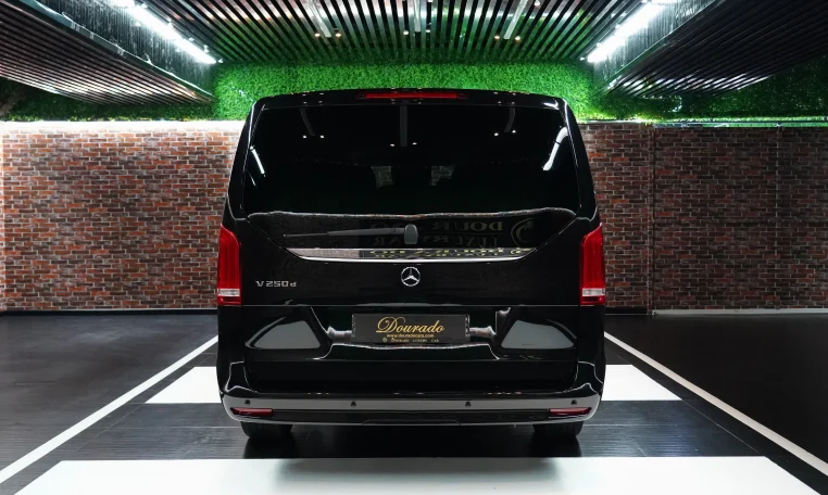 Mercedes-Benz V250 Diesel (LWB) 4MATIC Dealership in UAE