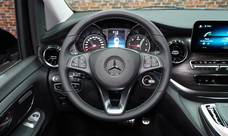 Buy Mercedes-Benz V250 Diesel (LWB) 4MATIC in Dubai