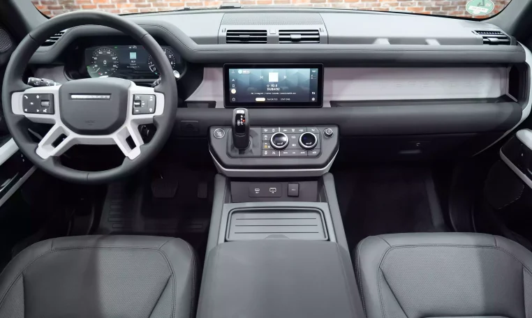 2023 Land Rover Defender p400 XS Edition Silicon Silver Exotic Car for sale in Dubai