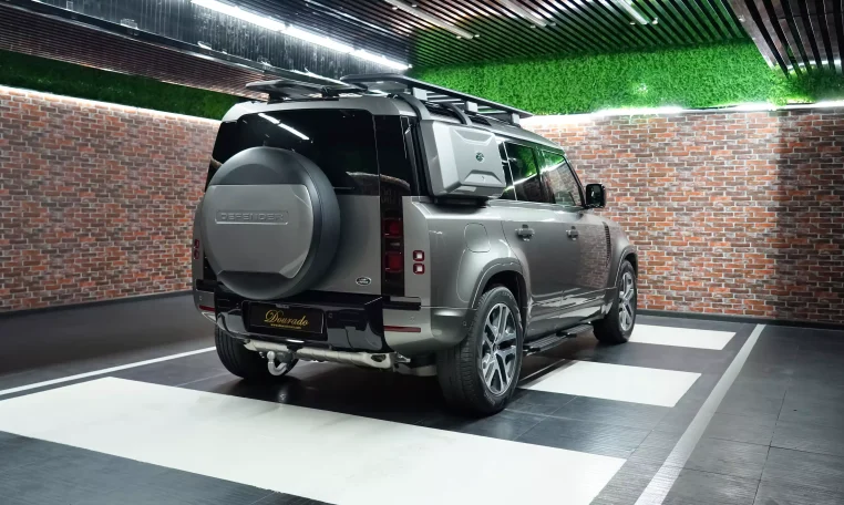 Land Rover Defender p400 XS Edition Silicon Silver Luxury Car Dealership