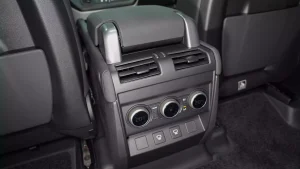 Land Rover Defender P400 XS Edition: Luxury in Stylish Santorini Black Luxury car for sale