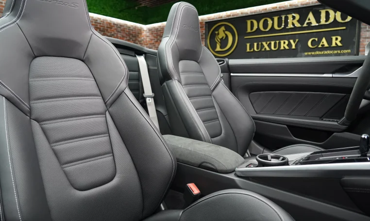 Porsche 911 Turbo S Cabriolet Dubai