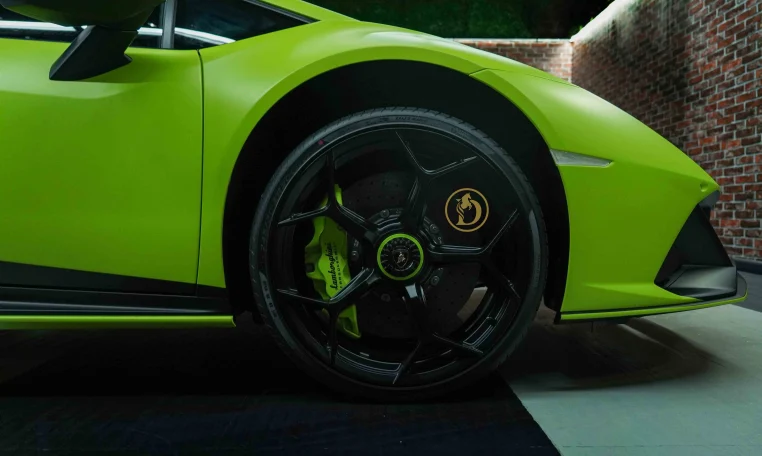 Lamborghini Huracan EVO Luxury Car Dealership in UAE