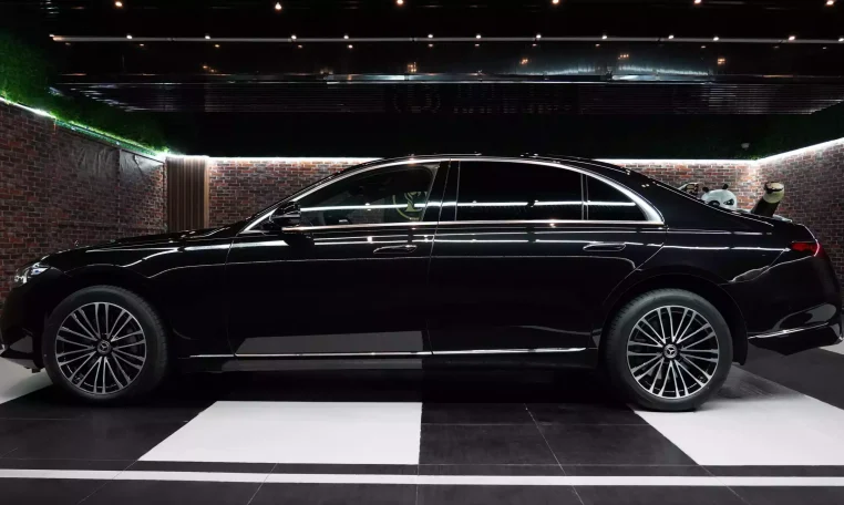 Mercedes-Benz S580 for Salein Dubai