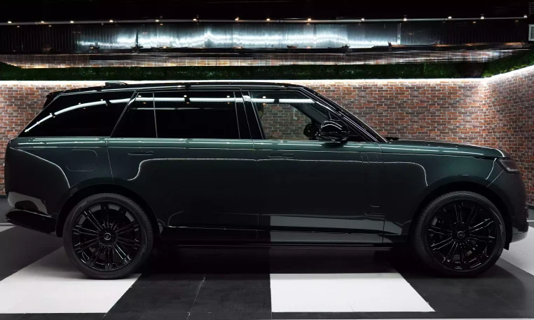 2023 Green Range Rover Autobiography P530 Exotic Car in Elegant Green for sale in Dubai