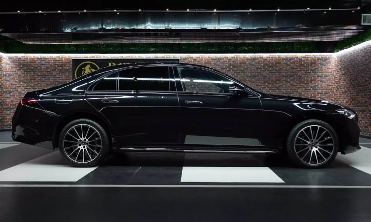 Mercedes-Benz S 580 4MATIC in Black luxury car for Sale