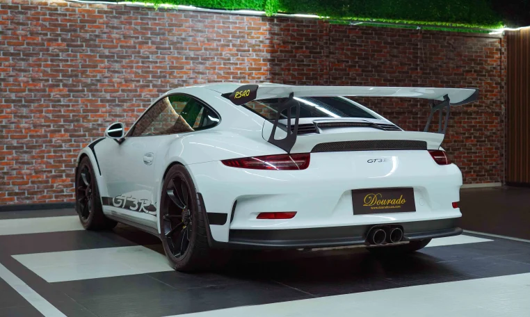 Porsche 911 GT3 RS Super Car Dealership in Dubai