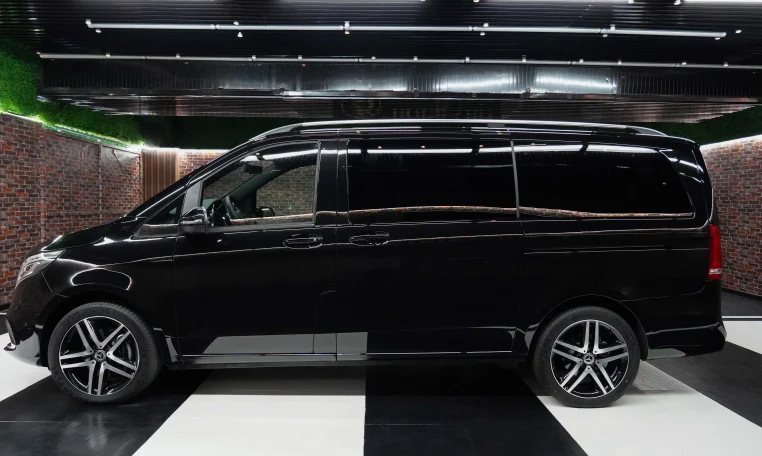 Mercedes V 250 D with Brown Interior Super Car for Sale in Dubai