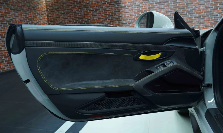 Buy Porsche 911 GT3 RS in Dubai