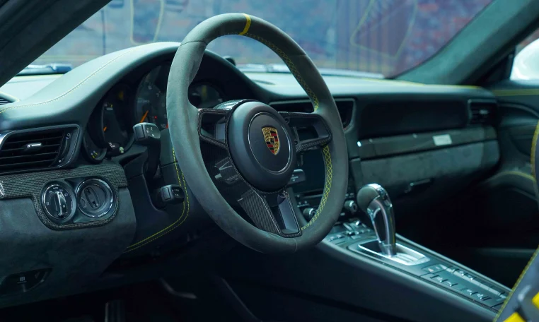 Buy Porsche 911 GT3 RS Luxury Car in Dubai